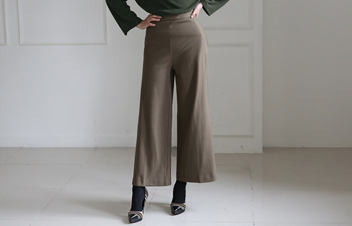 单调羊毛宽短裤