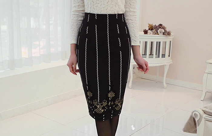 铅笔仿古图案裙子