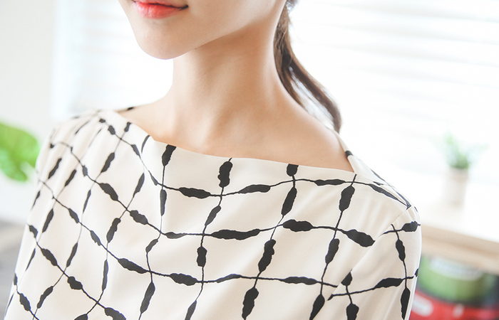 巴利阿里船脖子线条连衣裙