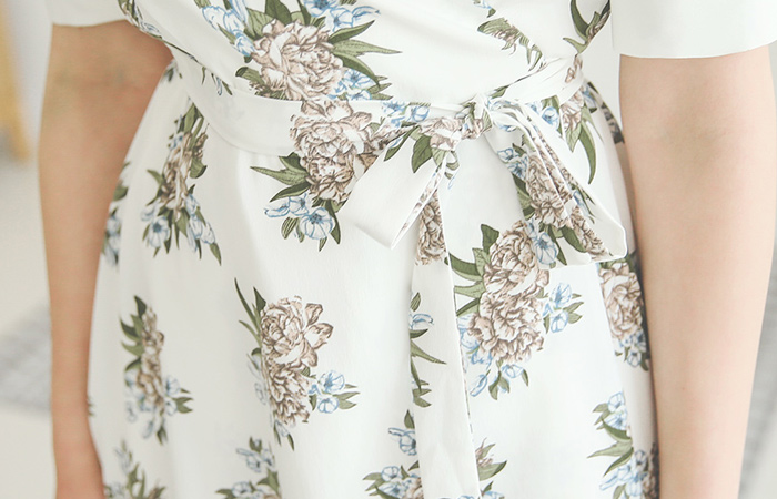 纯花波浪群/喇叭裙连衣裙