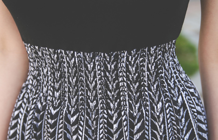 烟松紧带长款连衣裙