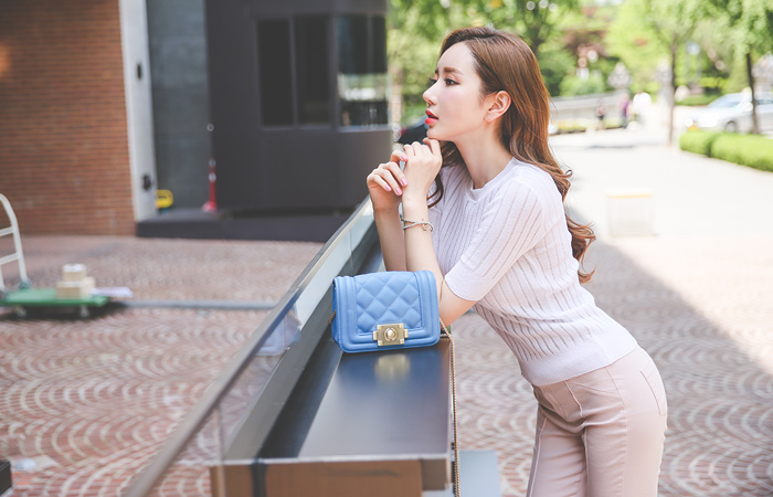 冷却透明圆领针织衫