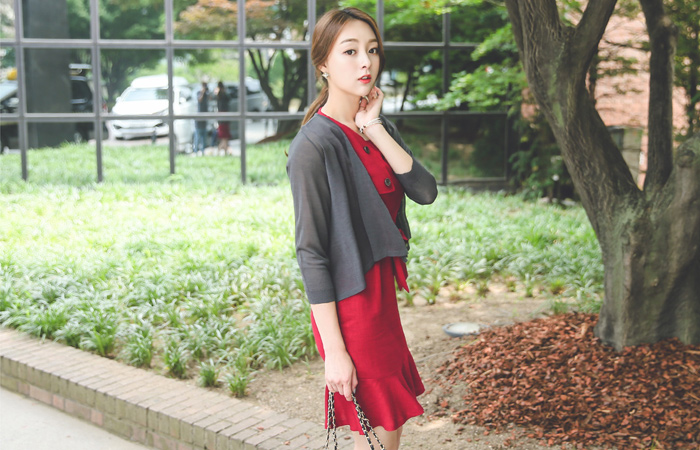 女人坦领开开衫