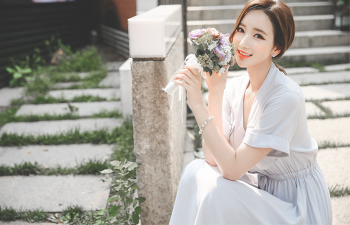 纯掌上串连衣裙