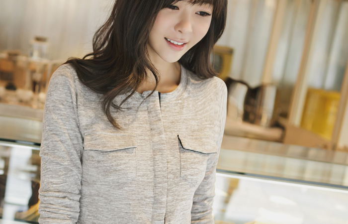 两个开放囊T恤衫