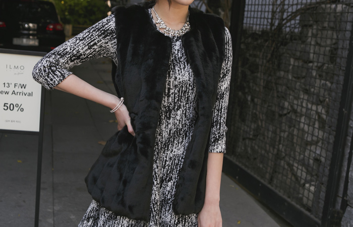 哑剧毛皮草马甲