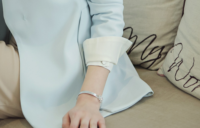 灵魂纯色上衣的颜色