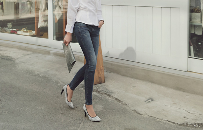 边弹力紧身牛仔裤