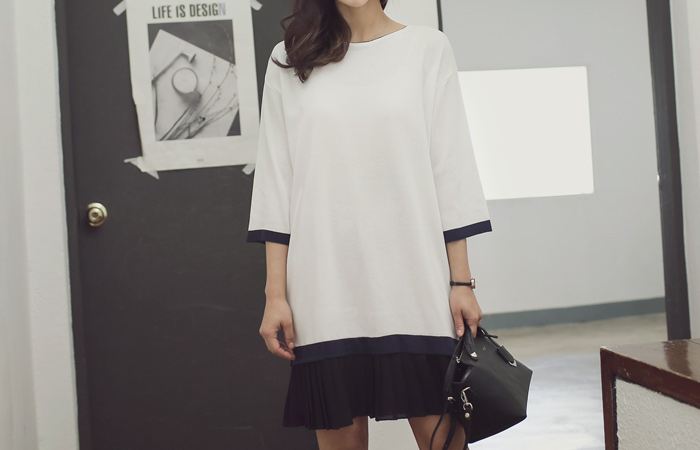 下摆百褶针织连衣裙