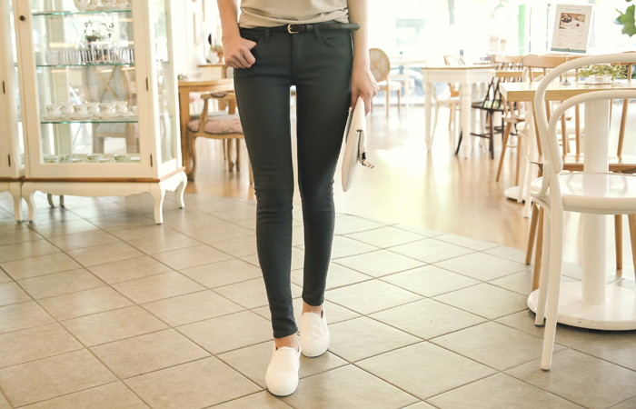 基本的颜色弹力紧身裤