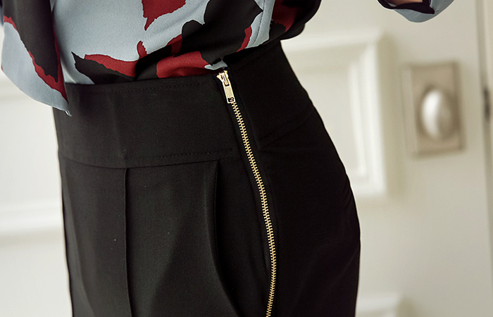 高腰金拉链短裤