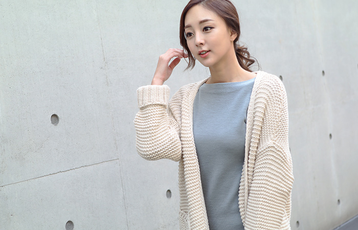 自然宽松款长款针织外套