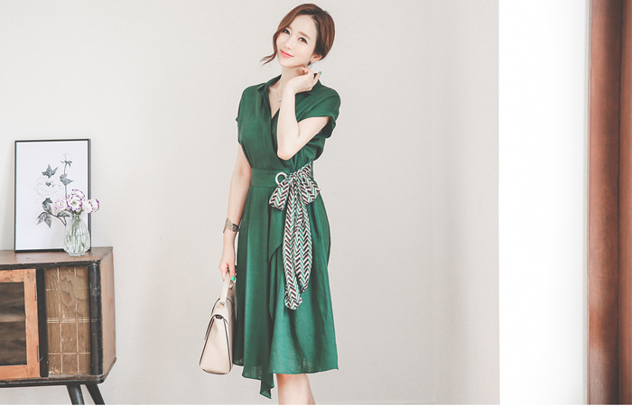 围巾蝴蝶结腰带连衣裙