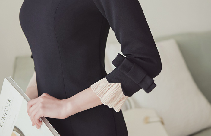 百褶丝带零售连衣裙