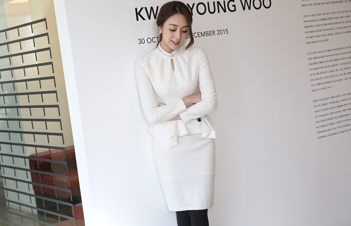 贵族立方颈部羊毛连衣裙