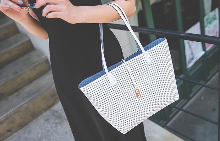 [模特穿29秒没有印花单肩包