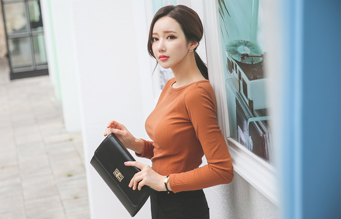 榛一字领修身竖纹T恤