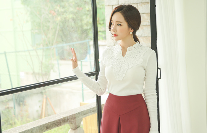 漏斗狭缝刺绣花边T恤（断货）