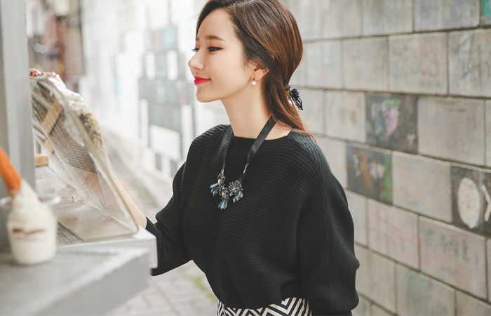 黄貂鱼船领湿润针织衫