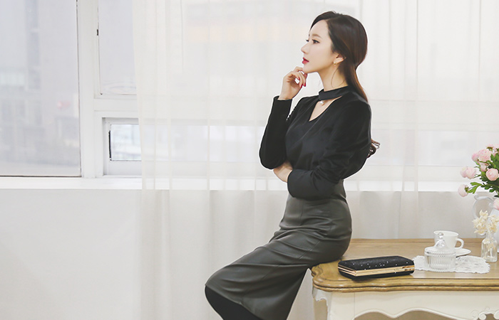 珍珠项链颈上衣顶丝绒