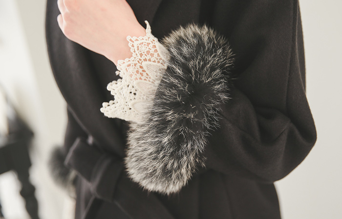 朱莉娅貉子毛坦领呢子大衣