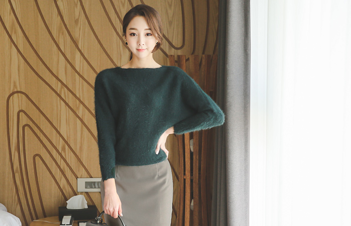 黄貂鱼的船领马海毛针织衫