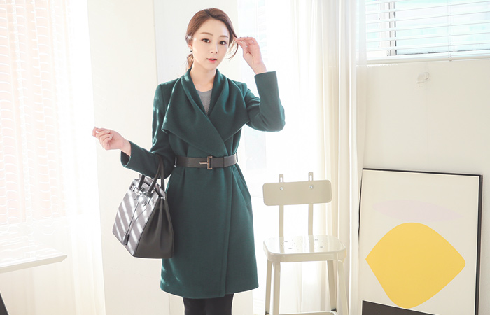 捏悬垂坦领呢子大衣