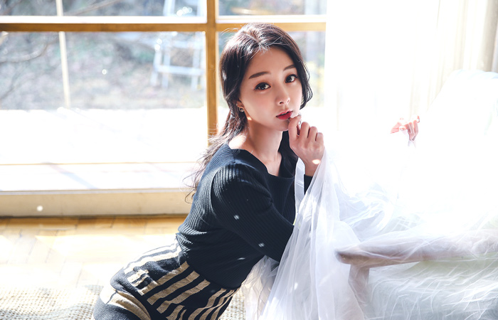 方颈珍珠扣针织衫