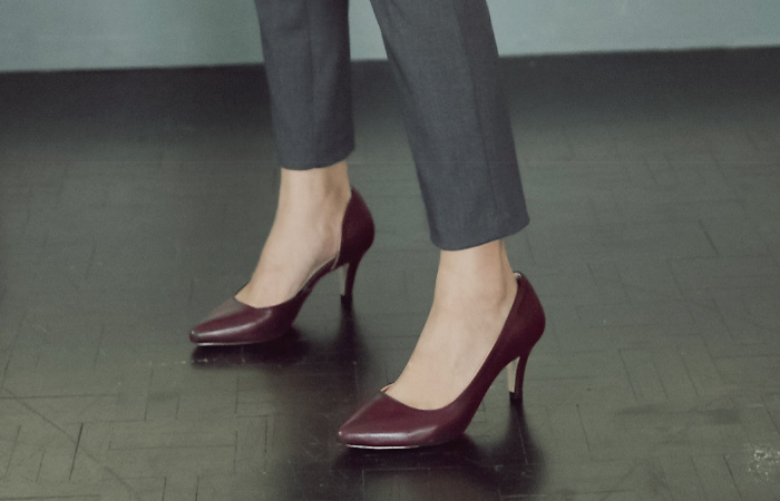 [模特穿28秒简单亚当高跟鞋