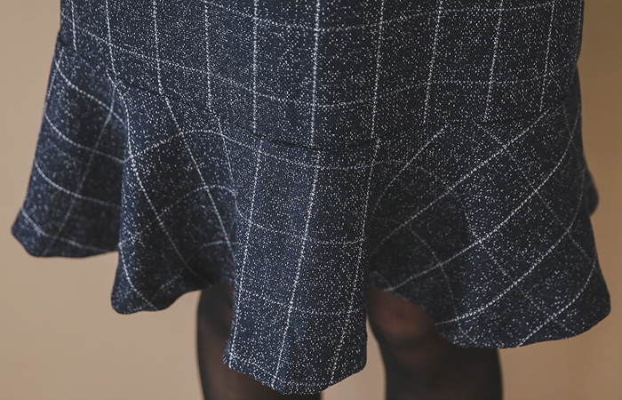 可爱格子吊带荷叶边连衣裙