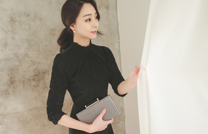 花蕾丝袖连衣裙