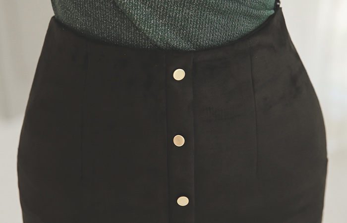 黄金按钮翻毛皮缝裙子