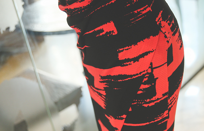 化妆刷剪一圈跨度连衣裙（长袖）