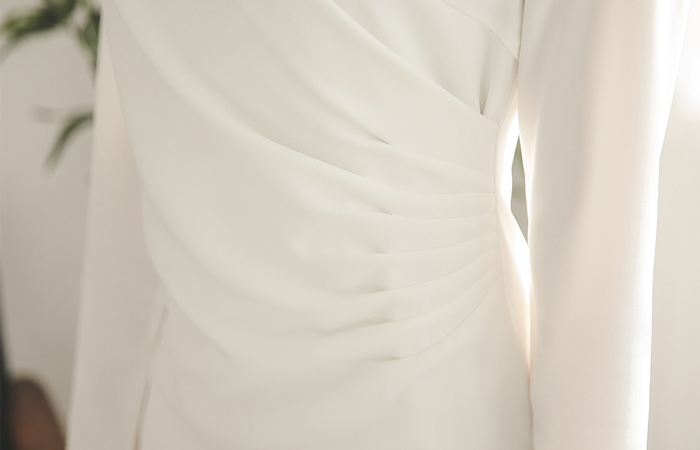 剪切销抱膝包裹连衣裙