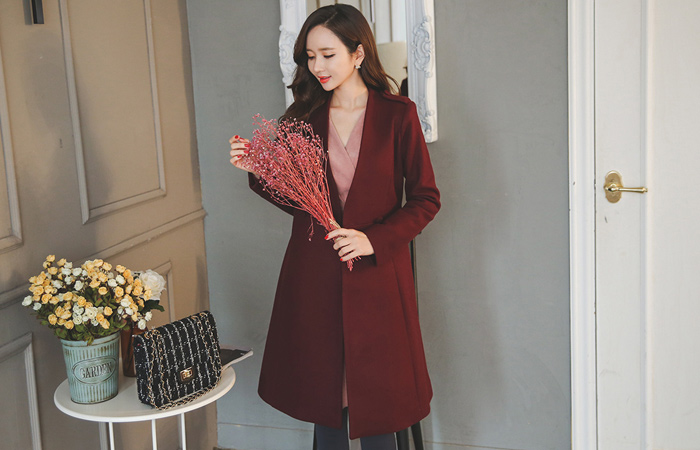 一个线条珍珠销带肩带法院