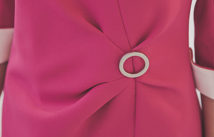 独特的银戒指捏剪切连衣裙