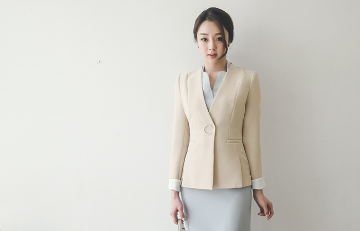 现代新月缝外套