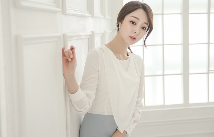 优雅罩褶皱连衣裙