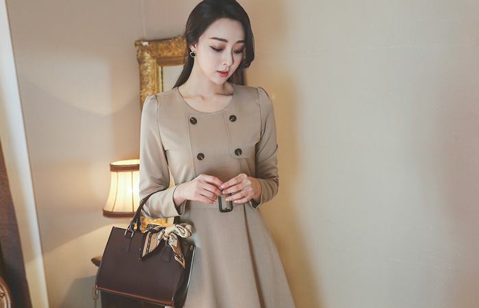 安娜风衣波浪群/喇叭裙连衣裙