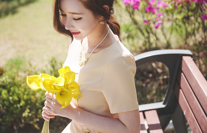 缎面腰带真丝百褶连衣裙