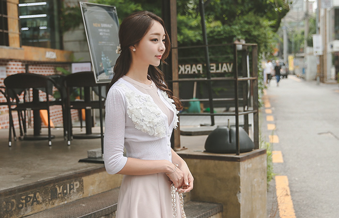 浪漫的珍珠花朵刺绣开衫