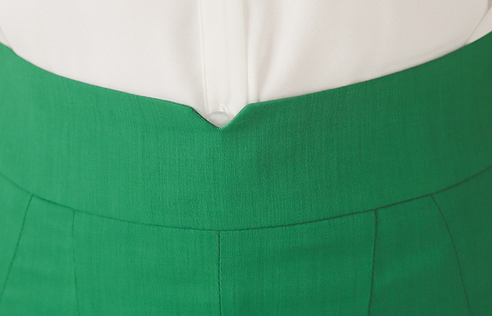 V teuim镖ħ线条裙子