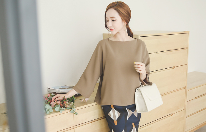 黄貂鱼船领宽松女衬衫