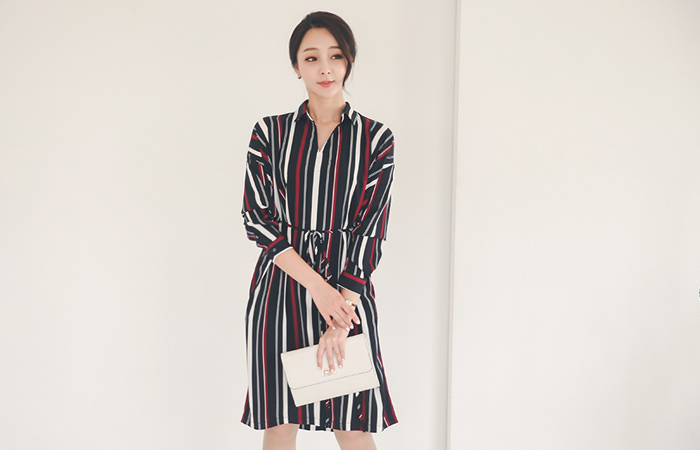 条纹半开放式衬衫连衣裙