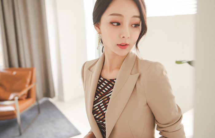 瓣切口峰德领外套（秋天）