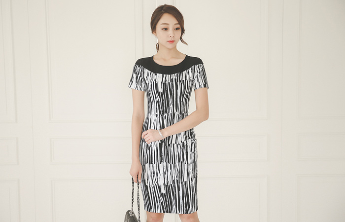 艺术彩色触摸弹力连衣裙