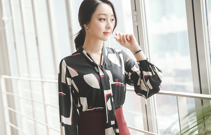 此刻丝带领带女衬衫