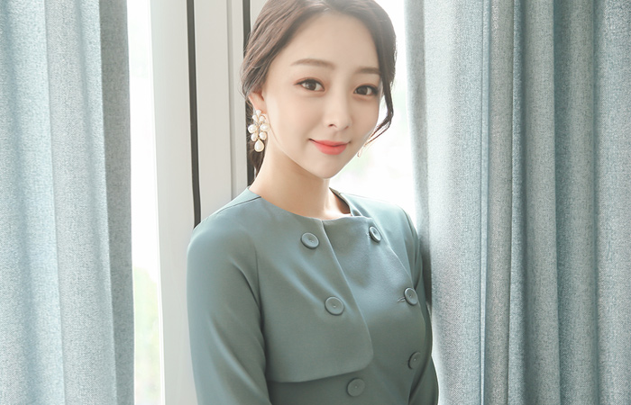 临拇指双排扣辣椒梅花连衣裙