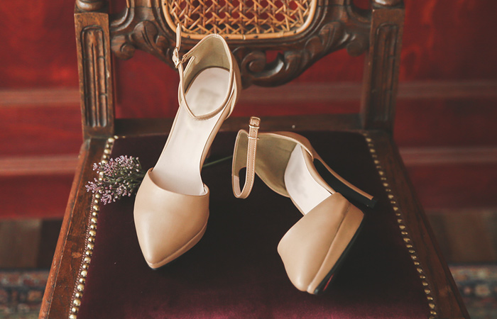 前跟皮条/束带细高跟鞋靠垫