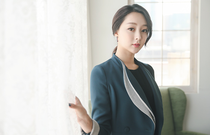 双领配色修身长款外套（秋天）